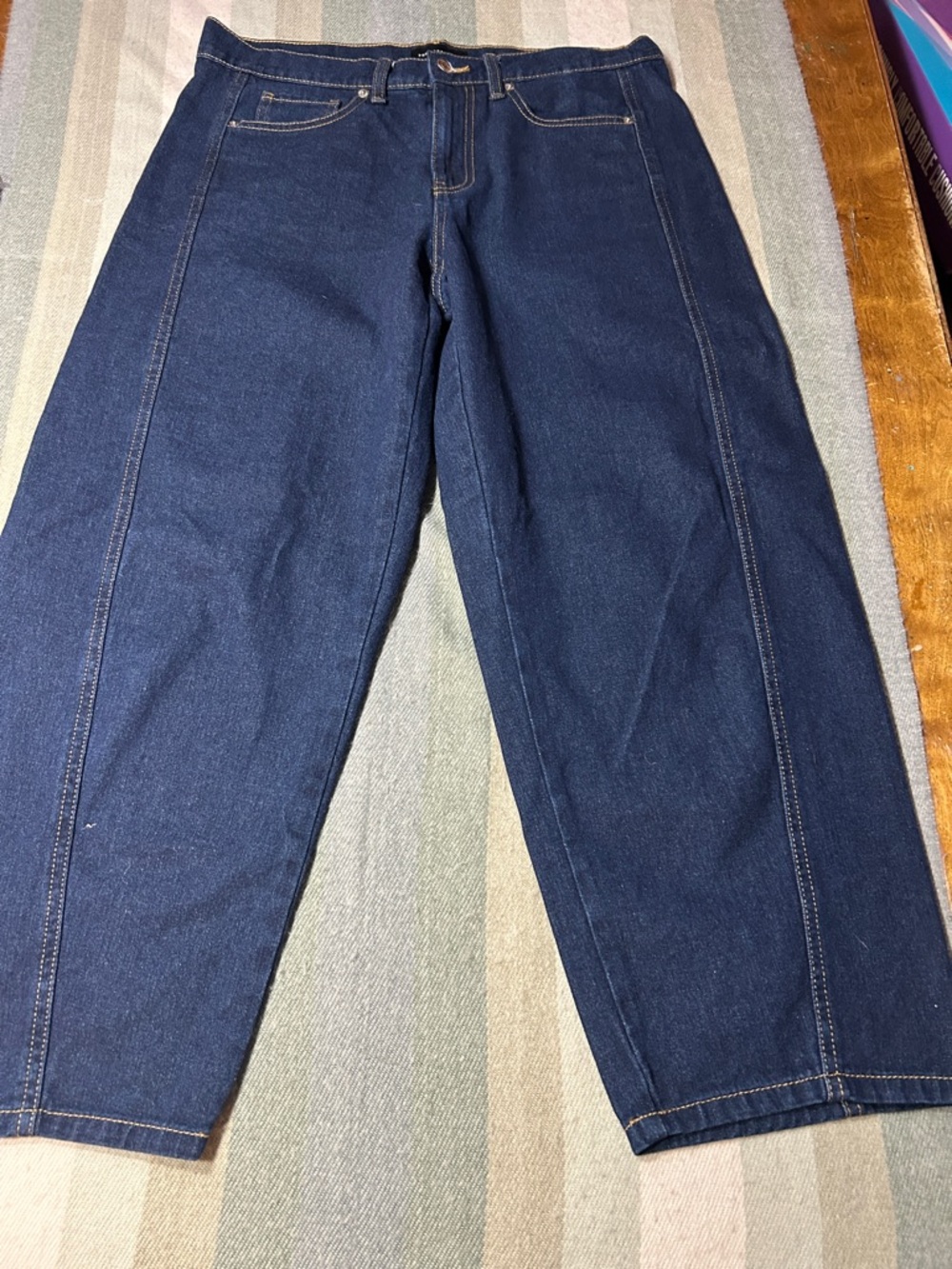 Free Assembly Barrel Leg Jeans size 6 dark Wash